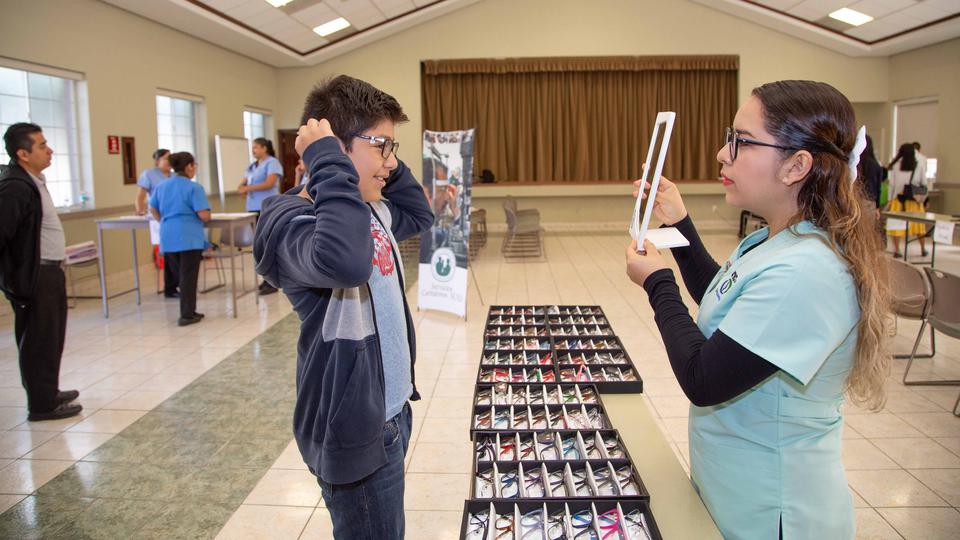 Mormones realizan campaña gratuita de salud visual en México