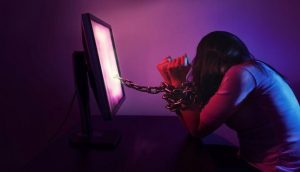La pornografía es para el alma, lo que el alcohol es para el hígado