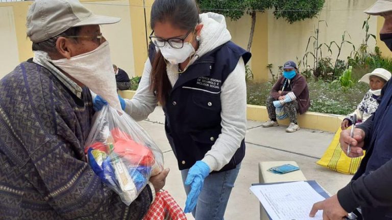 Iglesia de Jesucristo dona alimentos a familias de escasos recursos en Perú