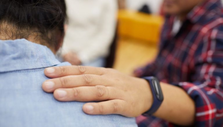 BYU lo confirma: Los jóvenes que prestan servicio mejoran su autoestima