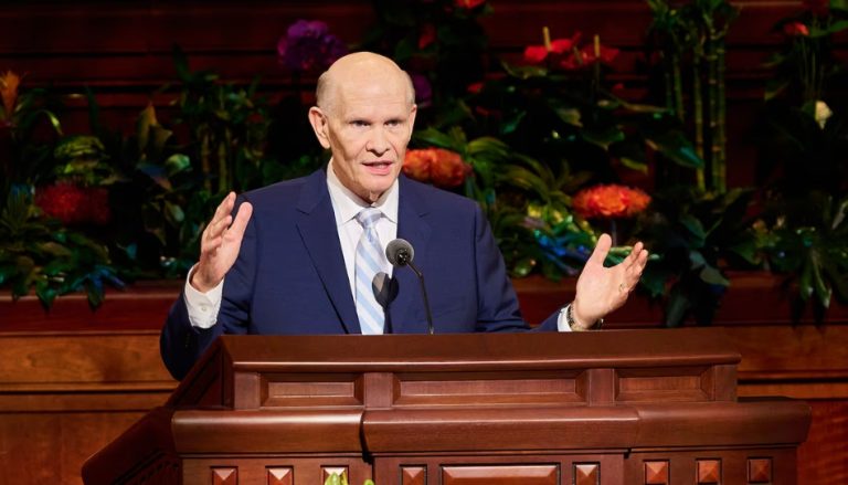 9 citas del élder Renlund para los días en que tu fe se pone a prueba