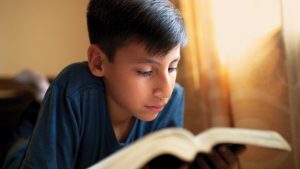 5 versículos que traen calma cuando el mundo se siente inestable