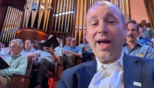 Un rabino judío canta con el Coro del Tabernáculo y vive un día inolvidable