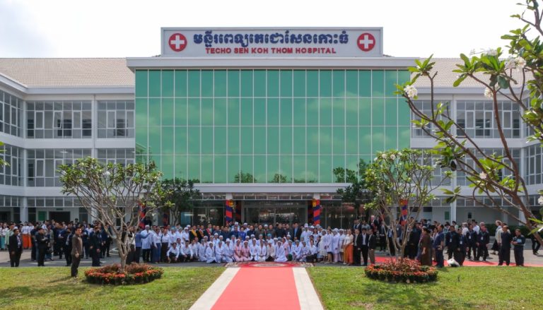 La Iglesia de Jesucristo construye un hospital y lleva alivio después de desastres naturales