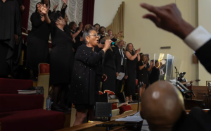 “¡Oh, está todo bien!”: Un himno que toca corazones en una iglesia bautista