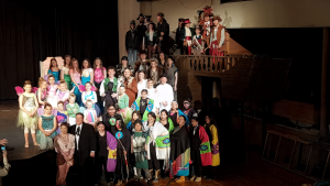 Santos de los Últimos Días usan el teatro musical para unir comunidades