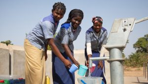 Ilumina el Mundo lleva agua potable a miles de personas