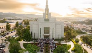 Jóvenes de Centroamérica se unen para servir en los templos de la región
