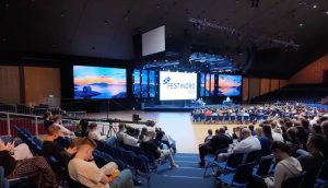 Conferencia de jóvenes adultos solteros reúne a casi mil participantes