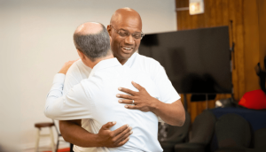 Reverendo bautista se une a la Iglesia de Jesucristo en ayuda humanitaria