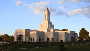 La Iglesia de Jesucristo publica imágenes inéditas del interior de un nuevo templo