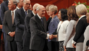 El día en que el presidente Nelson pidió ayuda para escribir su mensaje