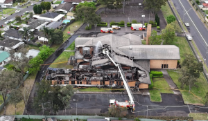 Capilla de la Iglesia de Jesucristo queda en escombros luego de incendio en Australia