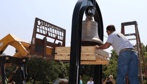 Tras 177 años, una campana perdida une a dos iglesias en un mismo espíritu