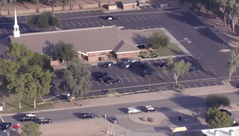 Sujeto fallece tras incidente en un estacionamiento de Iglesia de Jesucristo