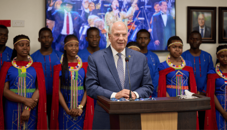 La Iglesia de Jesucristo dona más de 120 mil dólares a favor de los niños en África