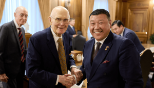 Un encuentro histórico entre la Primera Presidencia y el embajador de Mongolia
