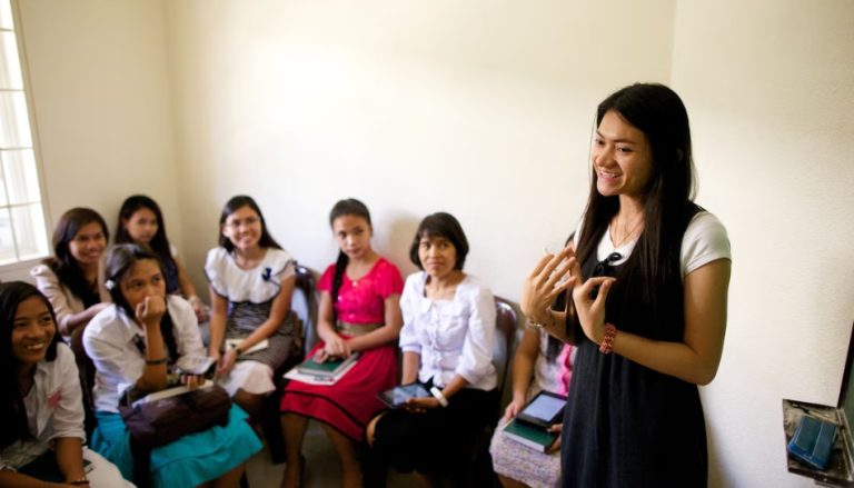 Cómo y por qué los jóvenes ayudan antes de la reunión sacramental
