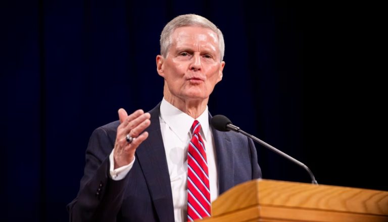 Élder Bednar: Nada es casualidad en la sucesión de un profeta