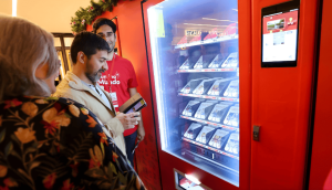 Las máquinas de donación de Ilumina el Mundo llegan por primera vez al Perú