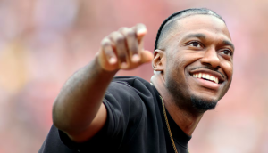 Estrella de la NFL defiende la fe de los Santos de los Últimos Días