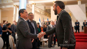La Iglesia de Jesucristo participa en histórico Desayuno Nacional de Oración en El Salvador