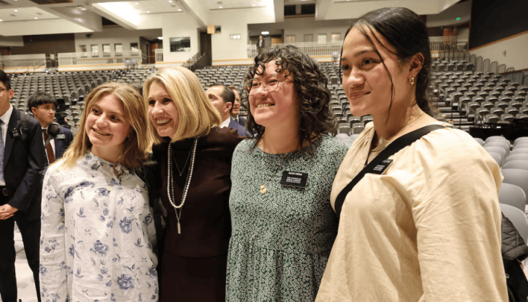 Camille N. Johnson: 5 claves para crecer y cambiar durante la misión