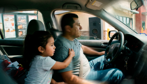Estaba a punto de perder el control hasta que su pequeña hija le habló