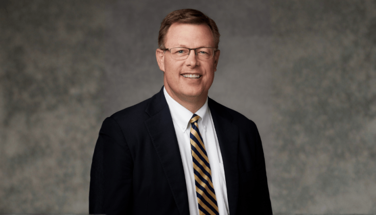 El élder Clark G. Gilbert es llamado como nuevo apóstol