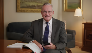 El consejo del élder Kearon para evitar la trampa de sentirte insuficiente