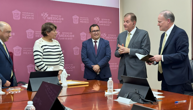 El élder Stevenson se reúne con gobernadora mexicana