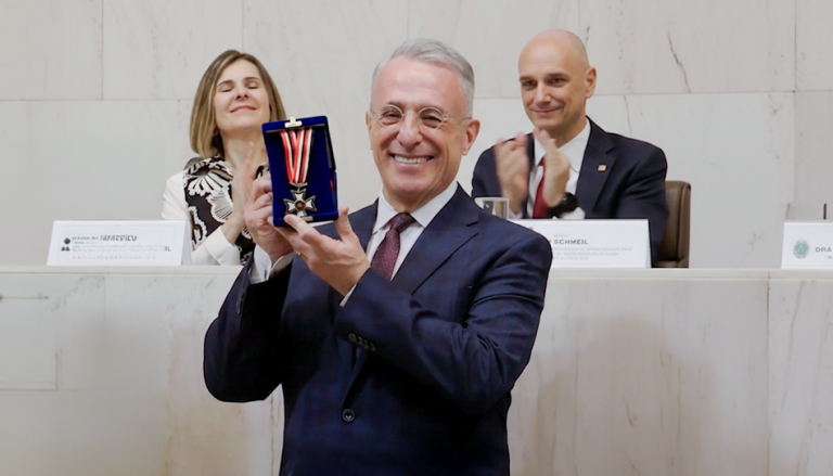 El élder Soares recibe el mayor honor de São Paulo para La Iglesia de Jesucristo
