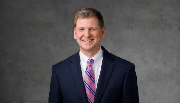 Se llama un nuevo comisionado del Sistema Educativo de la Iglesia