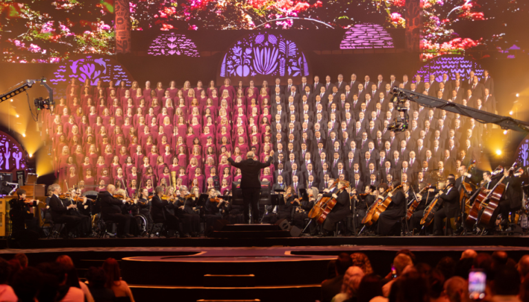 El Coro del Tabernáculo en la colección musical por los 250 años de EE. UU