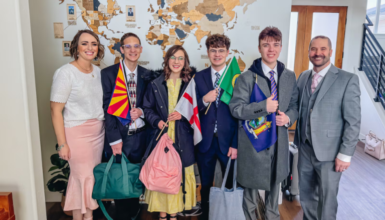 La vida les dió una segunda oportunidad como familia; hoy cuatro hijos sirven en la misión