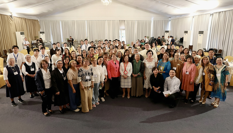 La Iglesia de Jesucristo destaca el liderazgo femenino en encuentro interreligioso
