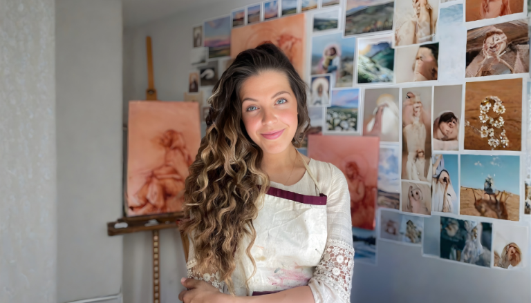 Esta artista recrea momentos clave de la vida de Cristo pero no como imaginas