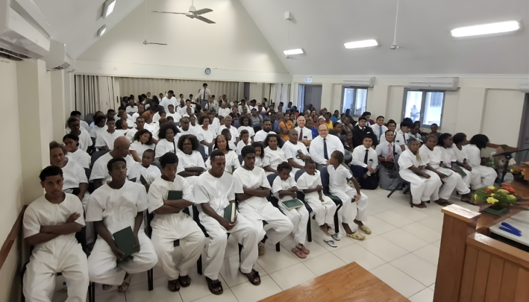 62 bautismos en un solo día: la escena que conmovió a muchos en esta isla