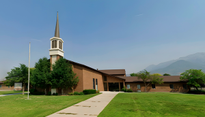 Extraño hallazgo en una capilla lleva a cancelar la reunión sacramental