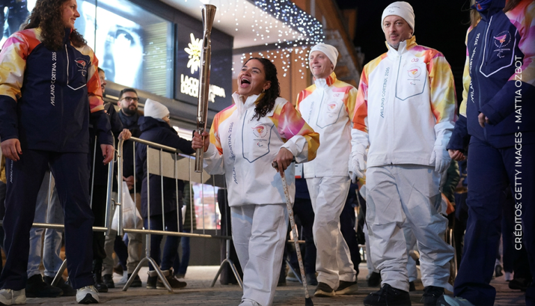 Deportista Santo de los Últimos Día lleva la antorcha paralímpica 2026
