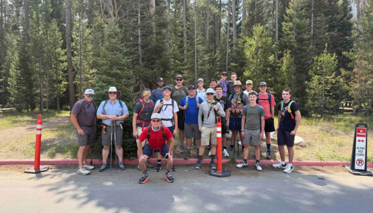 Su obispo los puso a prueba, no imaginaron la lección que se llevarían