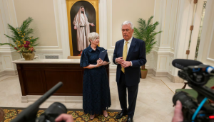 Élder Dieter F. Uchtdorf: Ven y ve, ven y aprende en este nuevo centro para ti