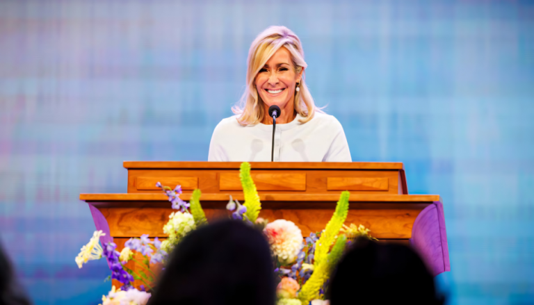 Hna. Runia en Conferencia de Mujeres de BYU: El miedo apaga lo mejor de ti