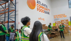 La Iglesia de Jesucristo dona más de 16 mil kilos de alimentos a familias precarias