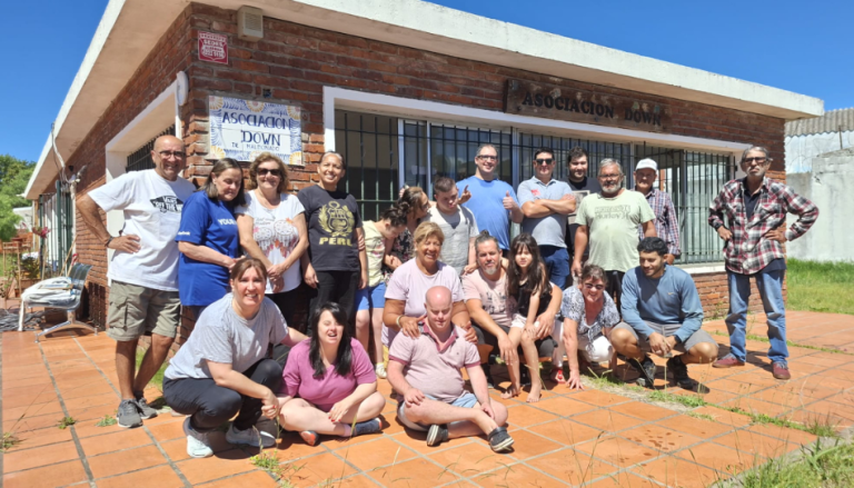 La Iglesia de Jesucristo realiza donación a Asociación Down en Uruguay
