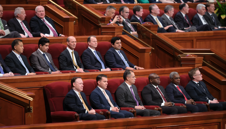 Se llaman 8 nuevos Setentas Autoridades Generales