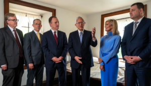 Élder Gong recuerda el martirio de José y Hyrum Smith desde un lugar histórico