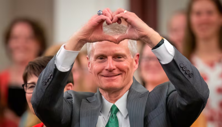 9 icónicas citas del élder Bednar por su cumpleaños N.°74