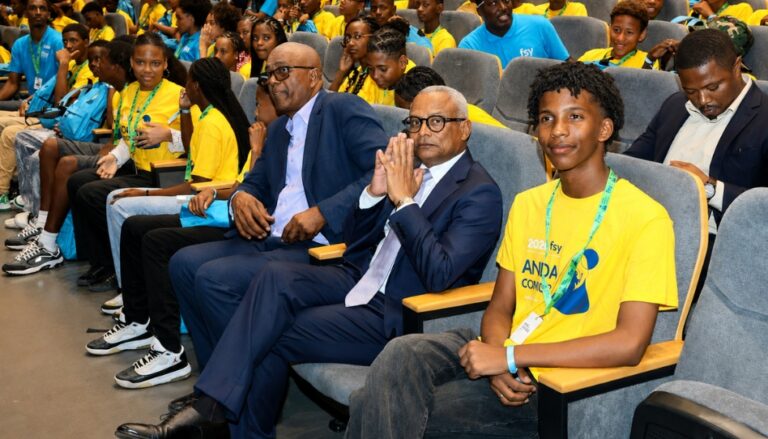 Presidente de nación africana participa del PFJ y sorprende a jóvenes
