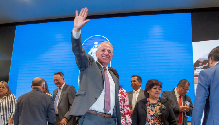 Así fue la visita del élder Ulisses Soares en México